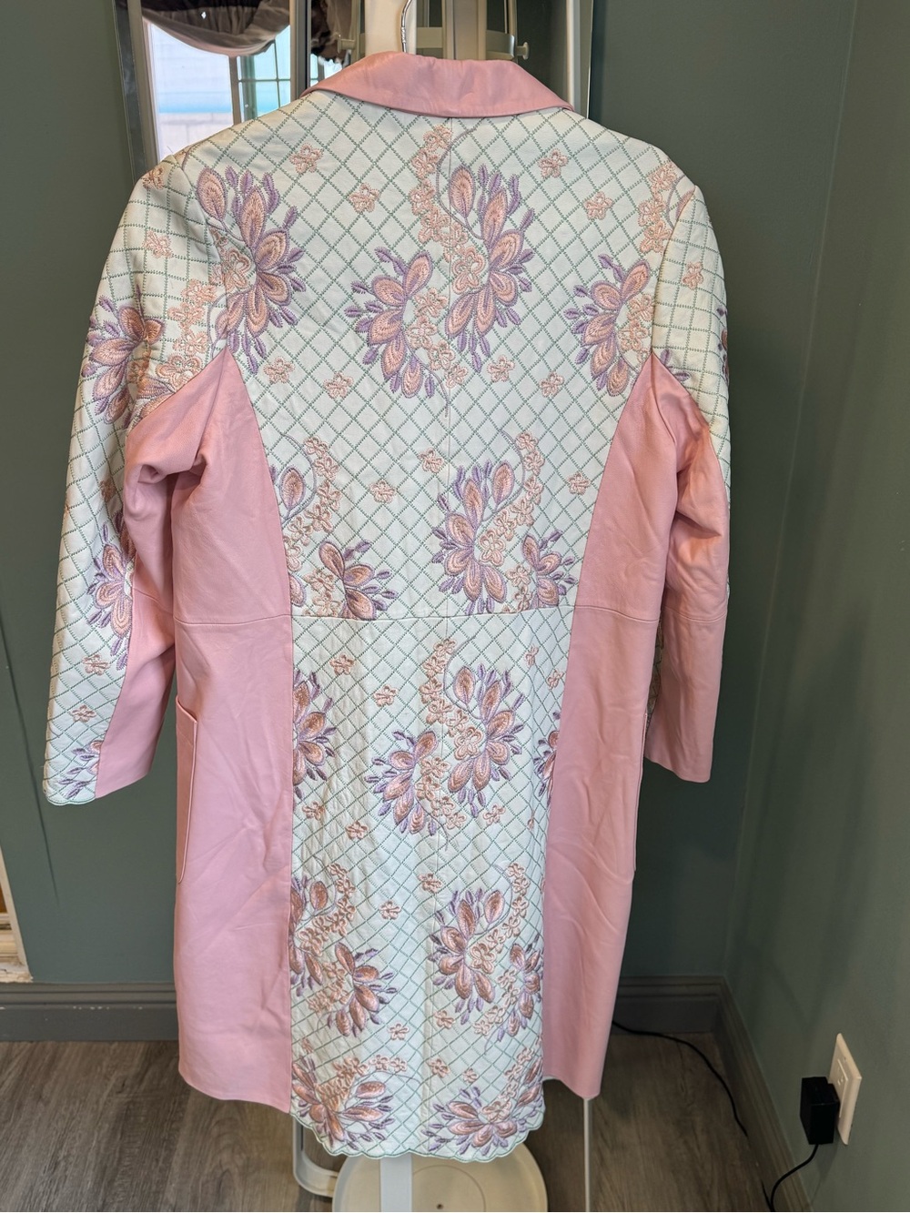 Vintage Pastel Pink Embroidered Lamb Leather & Silk Coat – Coquette Princesscore - Picture 3 of 10
